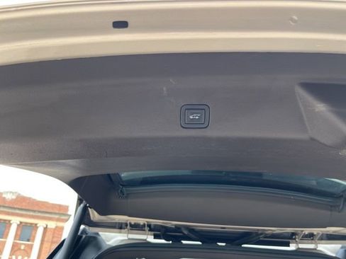 Used 2021 GMC Yukon SLT w/ SLT Premium Package image 43