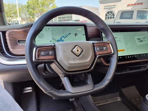 Used 2024 Rivian R1S Adventure AWD/4WD image 18
