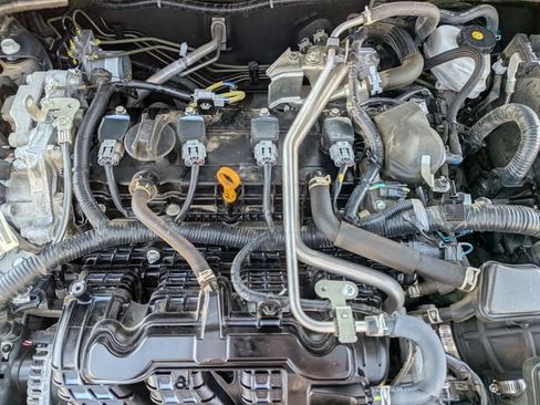 Used 2024 Nissan Altima 2.5 SR FWD image 13