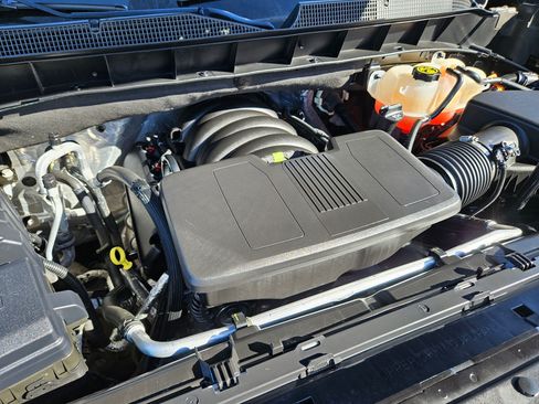 Used 2022 Chevrolet Silverado 1500 RST AWD/4WD image 33