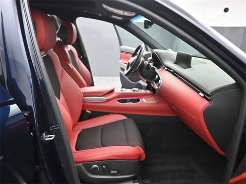 Used 2025 Genesis GV70 2.5T w/ Sport Prestige Package image 31