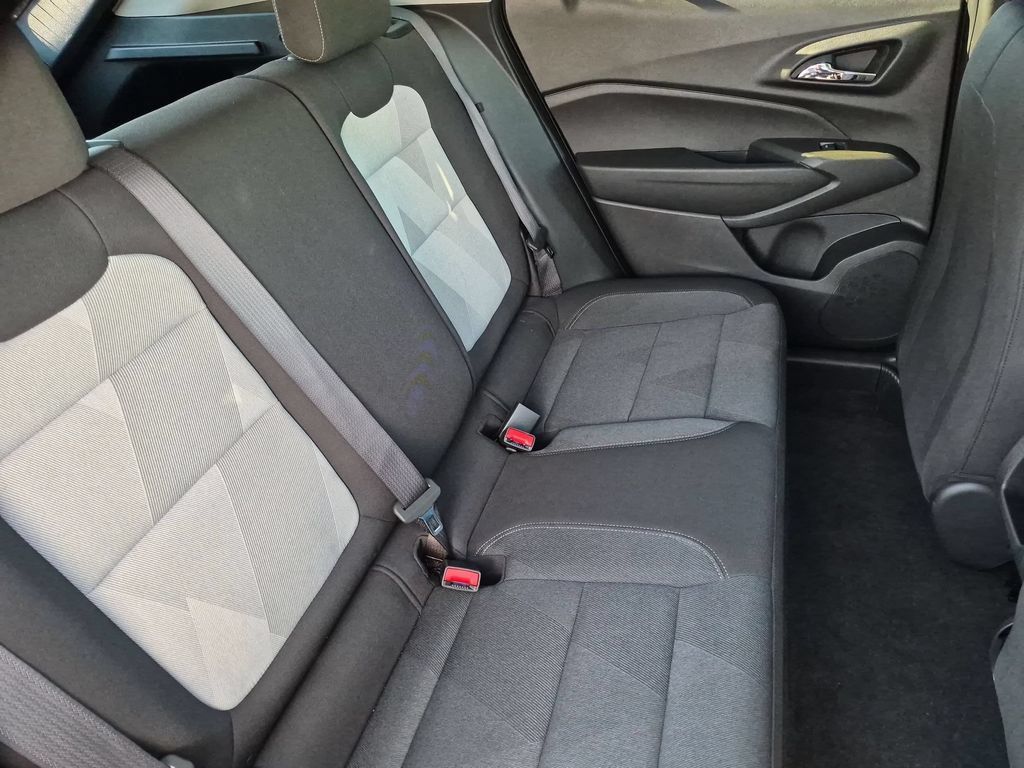 Used 2025 Chevrolet Trax LS FWD image 30