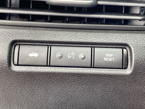 Used 2024 Nissan Altima 2.5 SV image 18