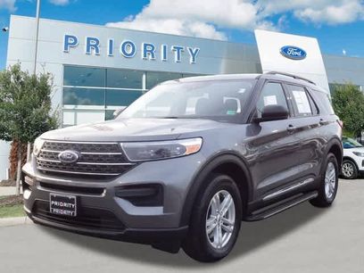 Certified 2022 Ford Explorer XLT w/ Class IV Trailer Tow Package