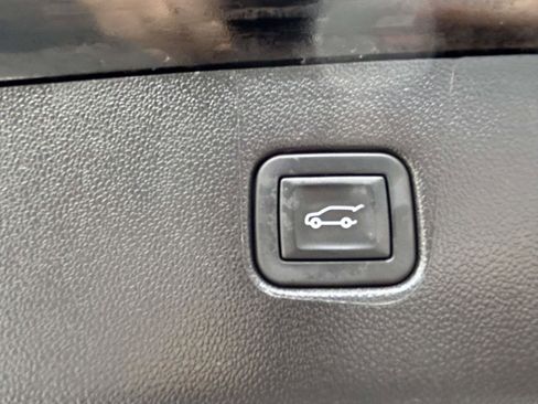 Used 2023 Chevrolet Blazer LT w/ Convenience Package FWD image 18