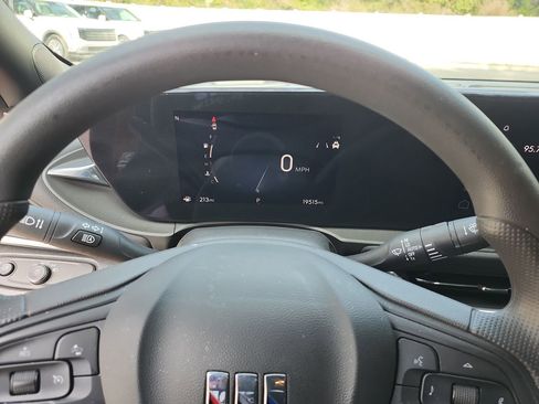 Used 2025 Buick Envista Preferred w/ Convenience II Package image 10