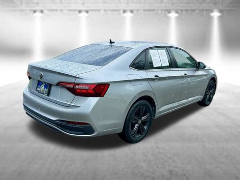 Used 2023 Volkswagen Jetta SE w/ Black Wheel Package FWD image 5