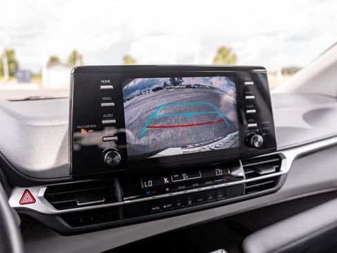 Used 2023 Toyota Sienna LE FWD image 31