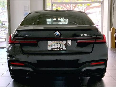 Used 2020 BMW 745e xDrive AWD/4WD image 4