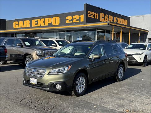 Used 2017 Subaru Outback 2.5i Premium AWD/4WD image 1