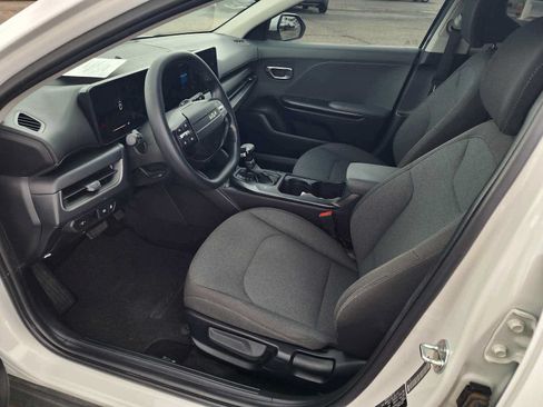 Used 2025 Kia K4 FWD image 15