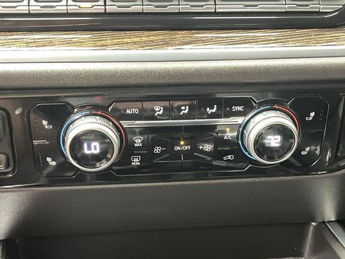 Certified 2024 GMC Sierra 1500 Elevation w/ LPO, Elevation Black Package AWD/4WD image 23