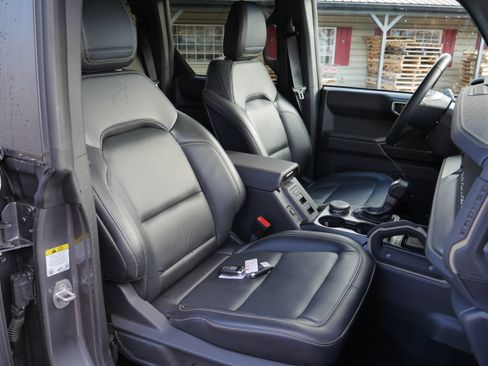 Certified 2025 Ford Bronco Badlands image 28