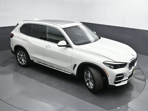 Used 2023 BMW X5 xDrive40i AWD/4WD image 44
