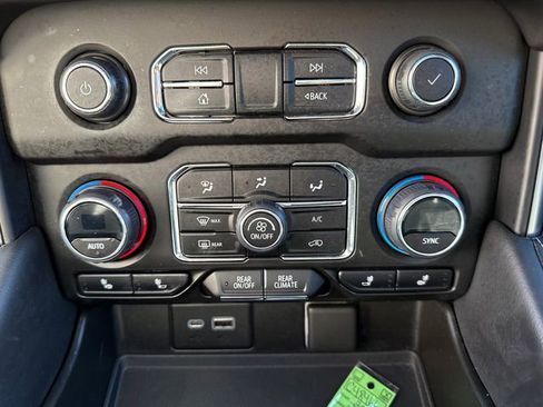 Used 2021 Chevrolet Tahoe LT AWD/4WD image 34