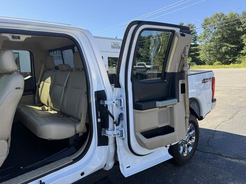 Used 2017 Ford F250 Lariat w/ Chrome Package AWD/4WD image 27