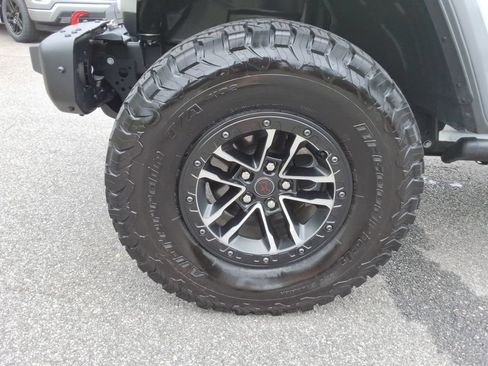 Used 2024 Jeep Wrangler Unlimited Rubicon w/ XTREMEE 35" Tire Package AWD/4WD image 10