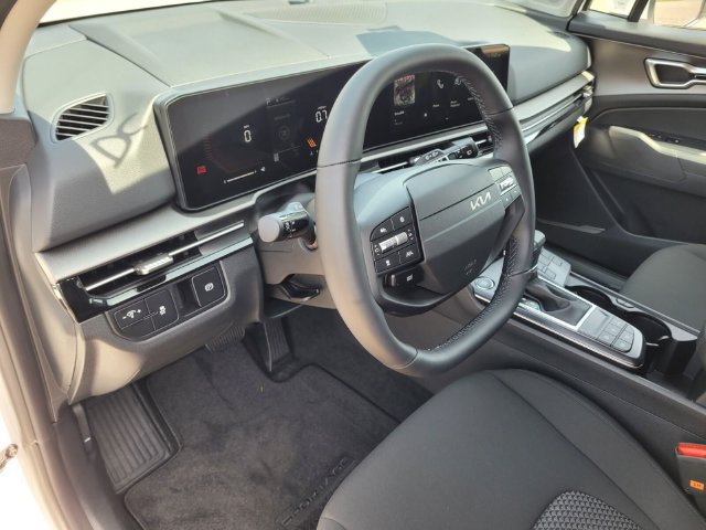 New 2026 Kia Sportage LX FWD image 9
