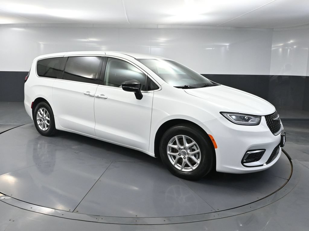 Used 2024 Chrysler Pacifica Touring-L FWD 360° Tour