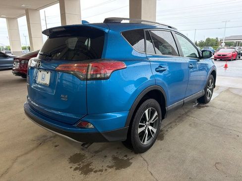 Used 2018 Toyota RAV4 XLE w/ Plus Extra Value Package AWD/4WD image 5
