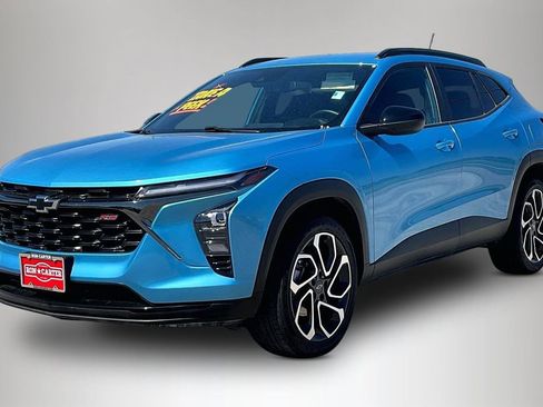 Used 2025 Chevrolet Trax RS w/ Driver Confidence Package image 2