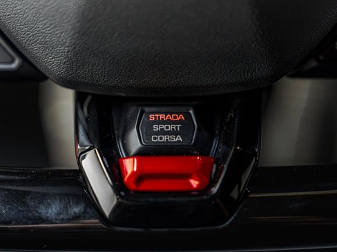Used 2023 Lamborghini Huracan EVO RWD image 43