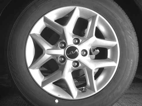 Used 2025 Kia Soul LX w/ LX Technology Package FWD image 23
