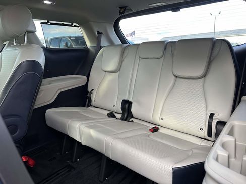 Used 2025 Kia Carnival SX Prestige image 24