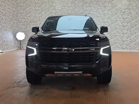 Used 2021 Chevrolet Tahoe Z71 w/ Luxury Package AWD/4WD image 2