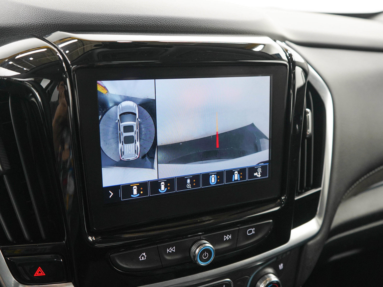 Used 2021 Chevrolet Traverse High Country AWD/4WD image 23