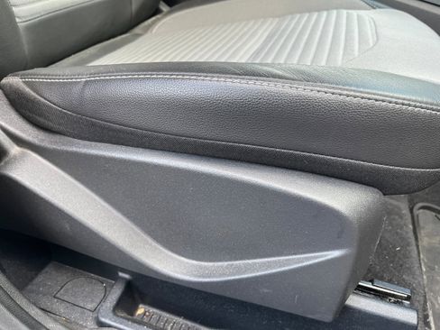 Used 2017 Ford Escape SE w/ Equipment Group 201A image 16