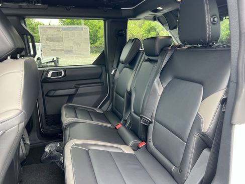 New 2026 Ford Bronco Outer Banks AWD/4WD image 24