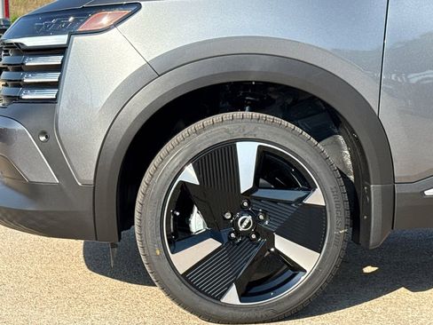 New 2026 Nissan Kicks SR image 7