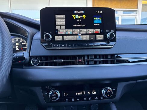 New 2025 Mitsubishi Outlander SE image 16