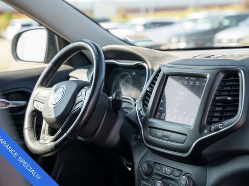 Used 2020 Jeep Cherokee Trailhawk w/ Cold Weather Group image 11