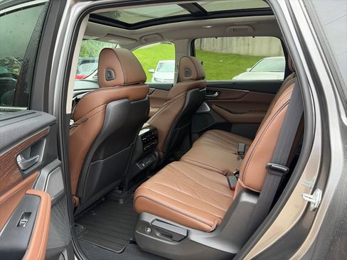 Used 2026 Acura MDX SH-AWD w/ Advance Package image 9