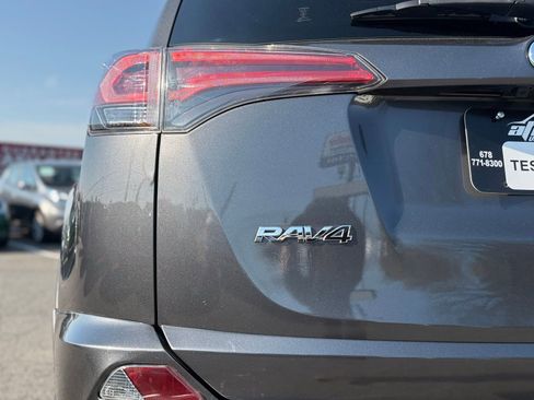 Used 2018 Toyota RAV4 XLE image 9