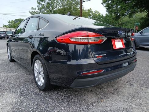 Used 2020 Ford Fusion SE FWD image 8