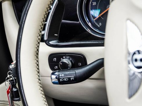 Used 2017 Bentley Continental GT image 31