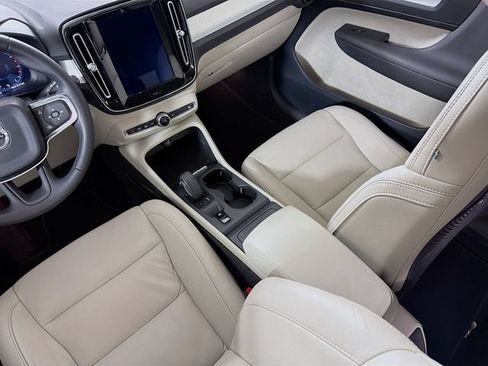 Used 2019 Volvo XC40 T5 Momentum AWD/4WD image 28