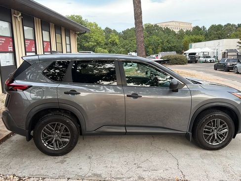 Used 2021 Nissan Rogue S FWD image 8