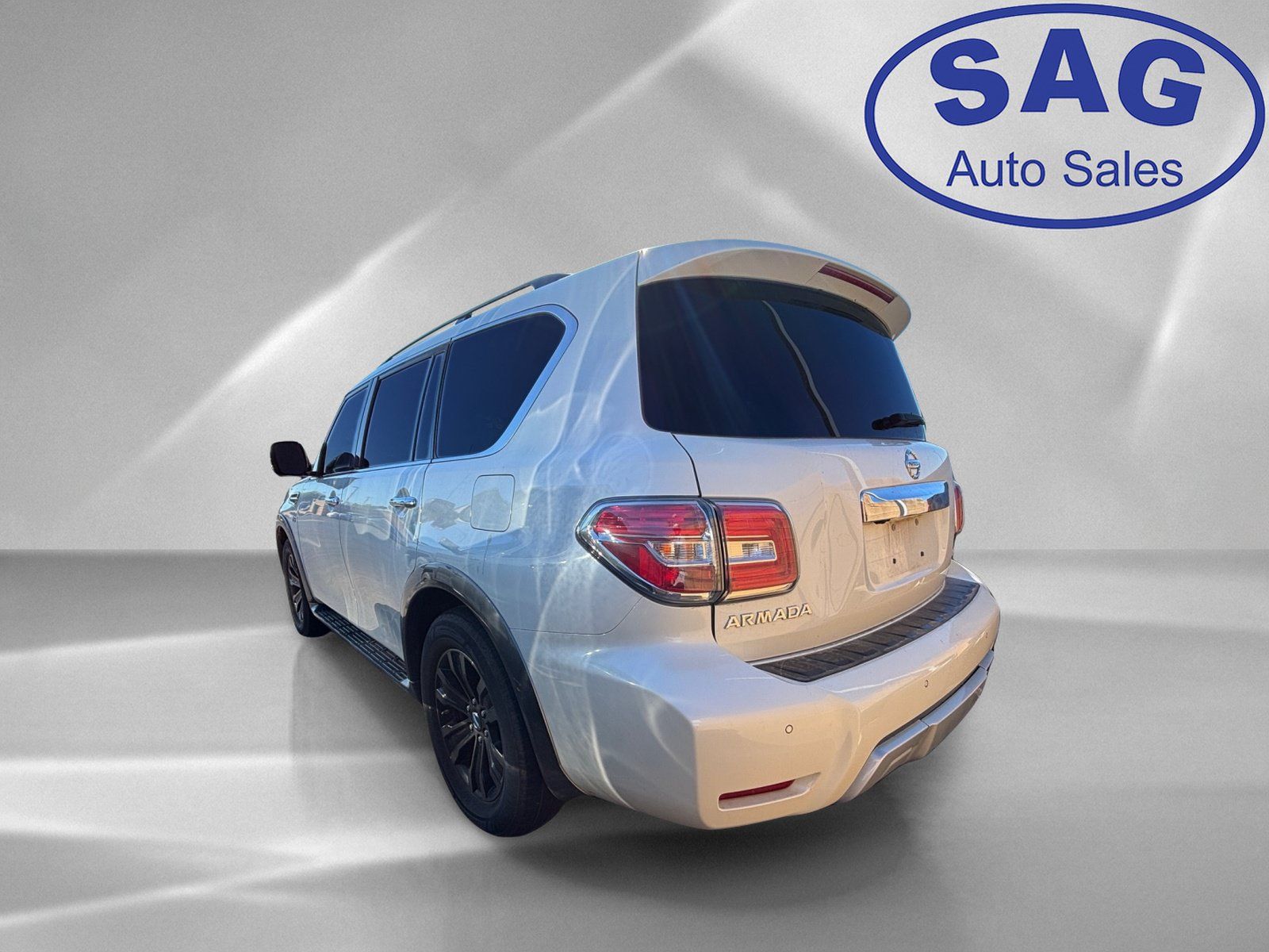 Used 2017 Nissan Armada Platinum w/ Captain Seat Package AWD/4WD image 4