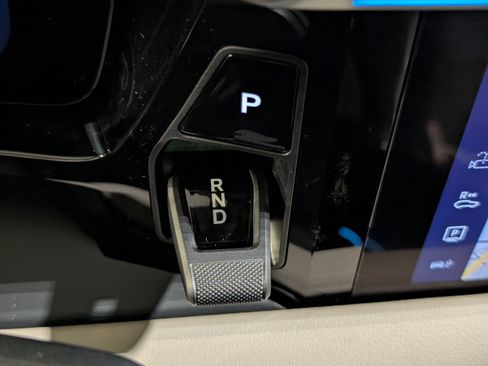 New 2026 Porsche Macan 4 Electric image 40