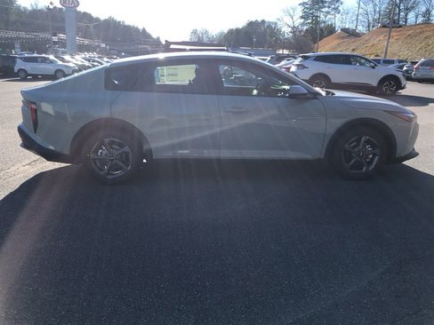 New 2025 Kia K4 image 28