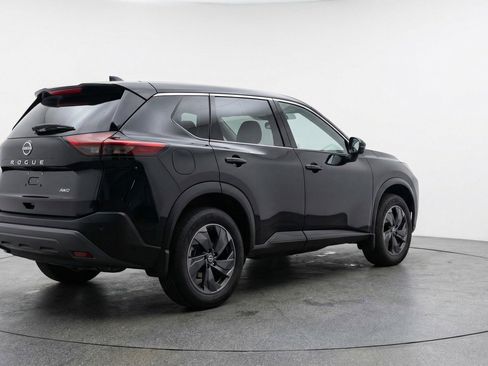 Used 2025 Nissan Rogue SV image 9