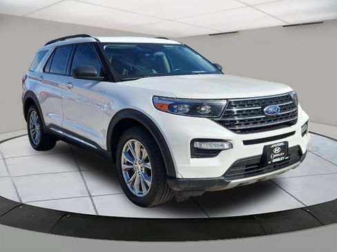 Used 2020 Ford Explorer XLT w/ Equipment Group 202A image 7