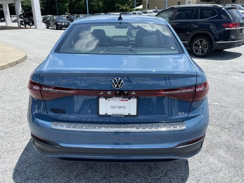 New 2025 Volkswagen Jetta SE image 4