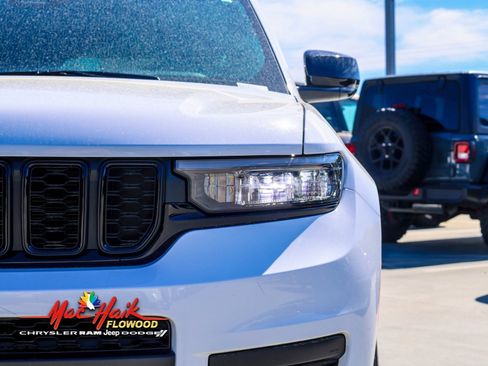 Used 2025 Jeep Grand Cherokee L Altitude image 4