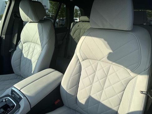 Used 2025 BMW X5 xDrive40i w/ Executive Package AWD/4WD image 32