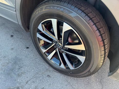 Used 2022 Volkswagen Tiguan S image 5
